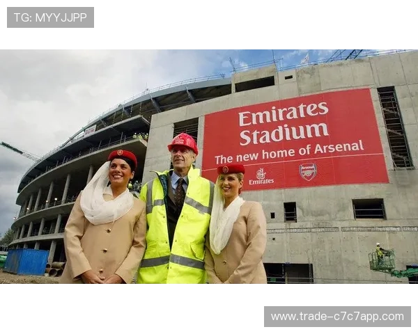 足球明星们携手共唱英文歌曲 展现球场之外的音乐才华